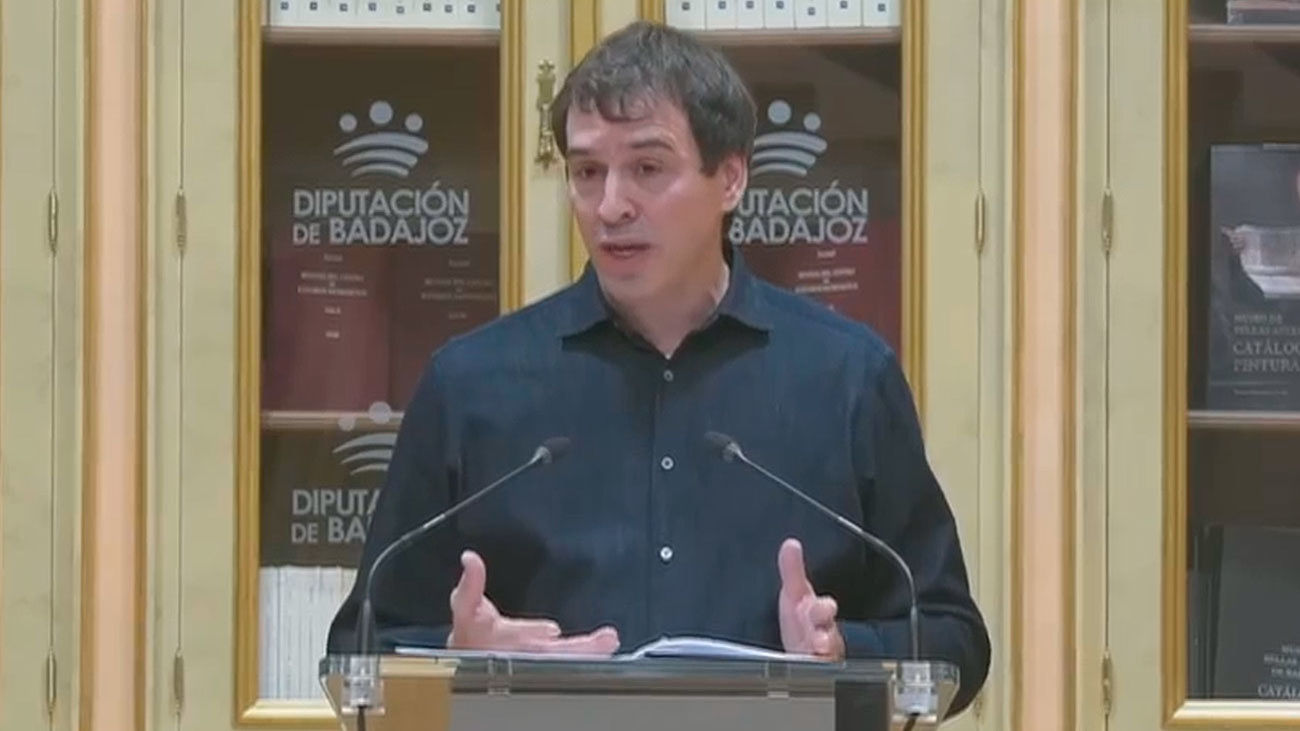 David Sánchez en una rueda de prensa en la Diputación de Badajoz