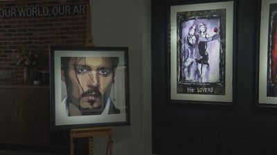 Johnny Depp lanza una colección de pinturas inspiradas en las cartas del Tarot