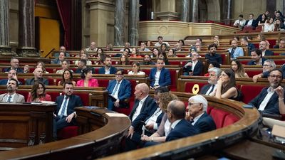 El Parlament aprueba reformar el reglamento que permita el voto telemático de Puigdemont y Puig