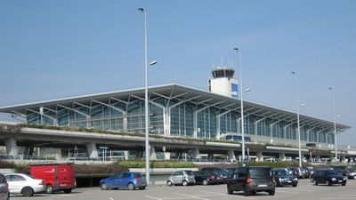 Evacuado un aeropuerto en la frontera entre Francia y Suiza tras un aviso de bomba