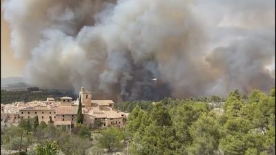Varios incendios forestales en Alicante, Zaragoza y Cuenca mantienen en alerta a los equipos de emergencia