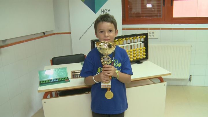 Un niño madrileño de 7 años gana el campeonato mundial de cálculo mental