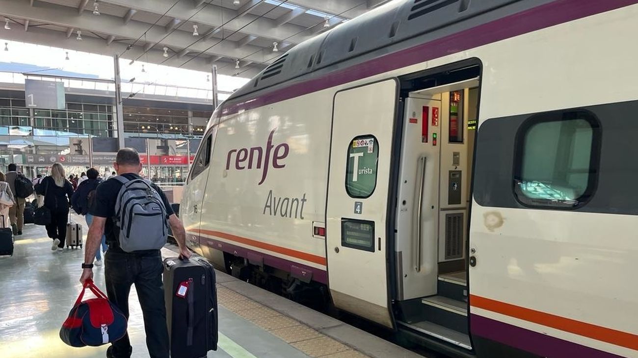 Tren del servicio Avant de Renfe