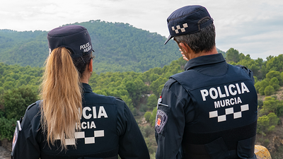 Hallado muerto en Murcia un hombre junto a un camino, bajo unos árboles