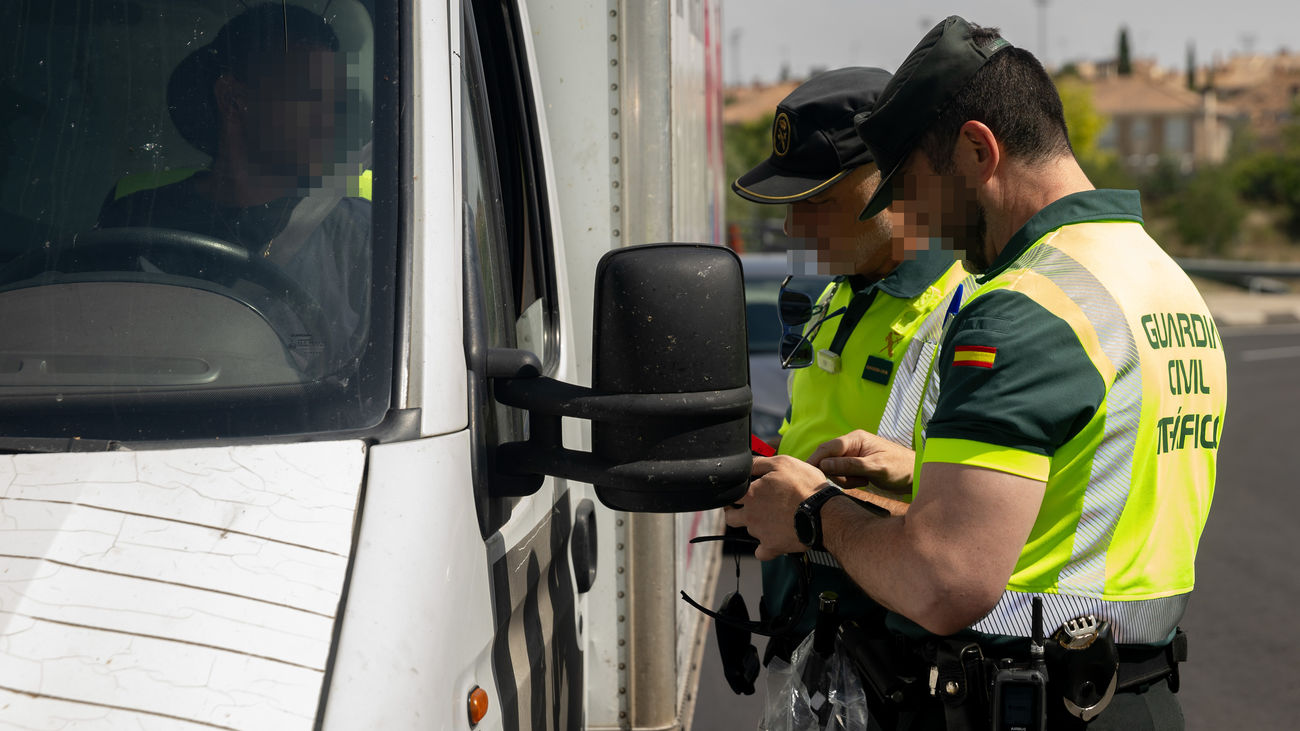 La Guardia Civil detiene a un hombre que conducía ebrio una autocaravana