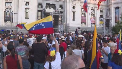 Miles de personas se concentran en Cibeles para reclamar la libertad de Venezuela