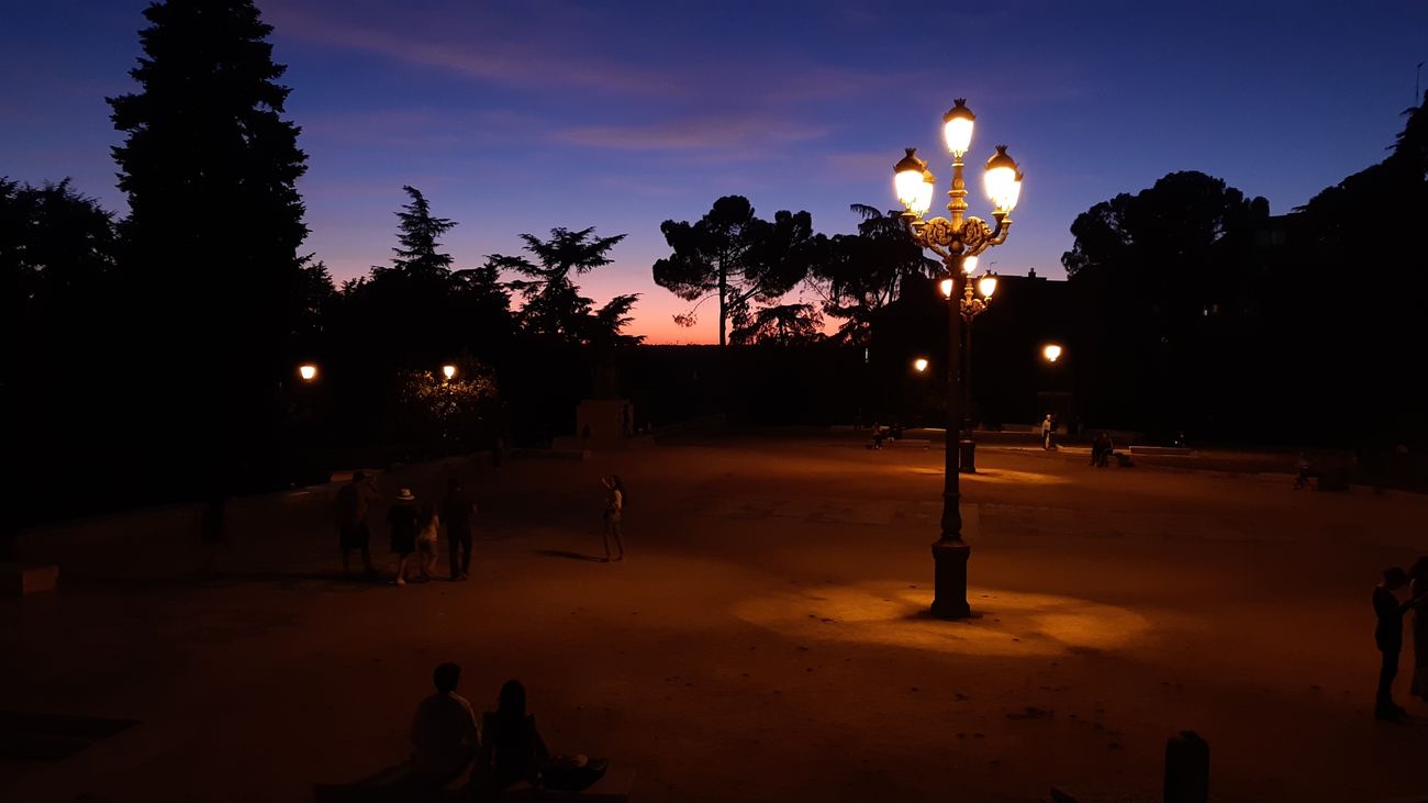 Noche de verano en los Jardines de Sabatini