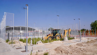 Siguen las obras de mejora del polideportivo 'El Barco' de Barajas