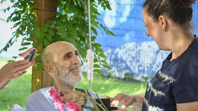 El Hospital Gregorio Marañón organiza una boda para un paciente de paliativos