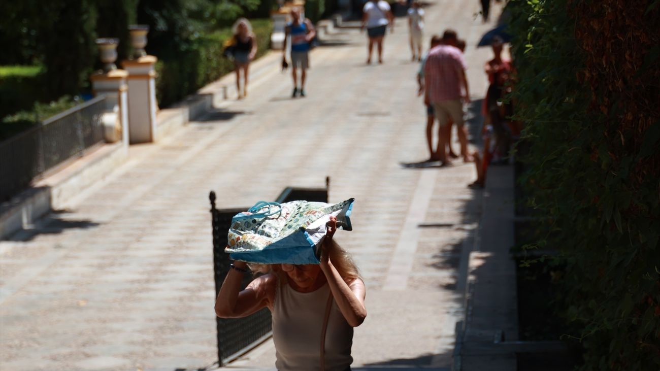 Personas en plena ola de calor