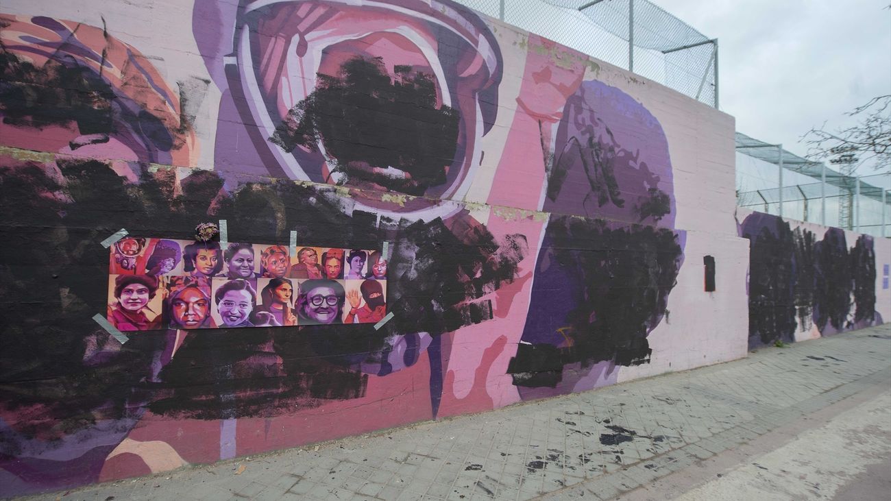 Mural feminista de Ciudad Lineal, vandalizado en el Día Internacional de las Mujeres