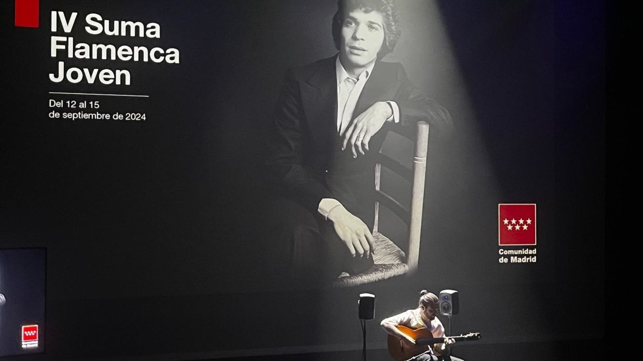 El guitarrista Antonio González durante la presentación del IV Suma Flamenca Joven