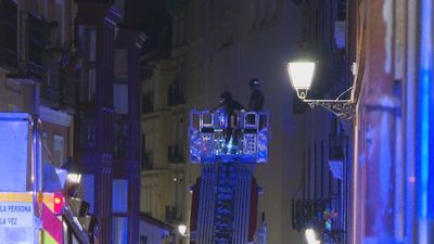 Incendio en un piso de la calle de la Cabeza en pleno centro de Madrid