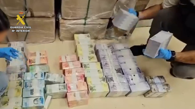 Cuatro detenidos por introducir ilegalmente 6.000 millones de bolívares venezolanos a través de Barajas