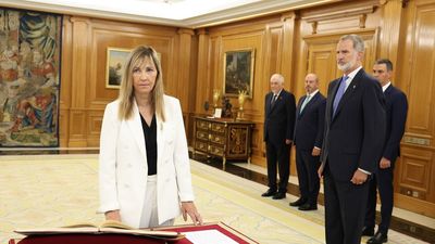 Isabel Perelló, primera mujer que preside el CGPJ, promete su cargo ante el Rey