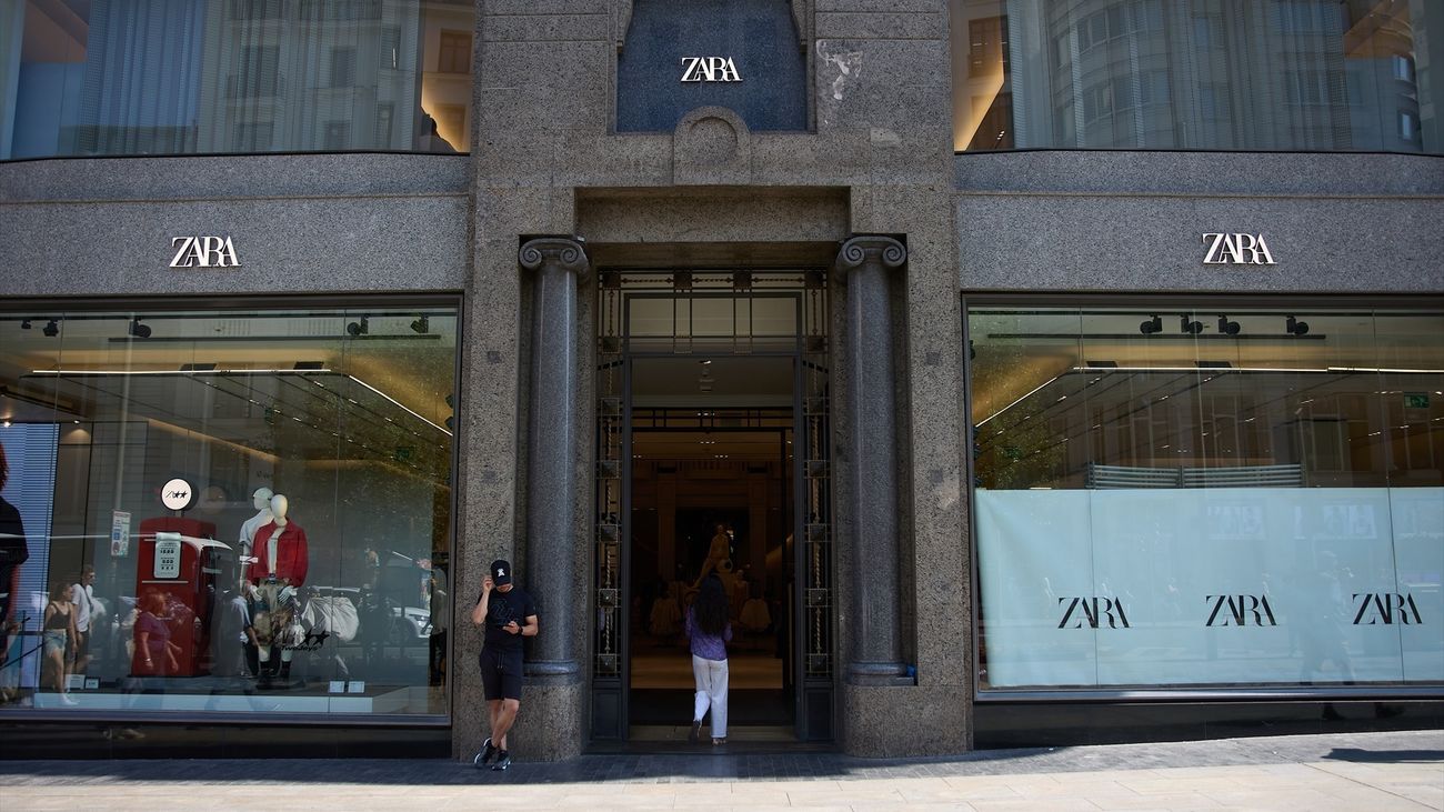 Entrada a la tienda de Zara