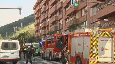 Se arroja al vacío, por segunda vez, un hombre que agredió a sus padres y estaba atrincherado en Bilbao