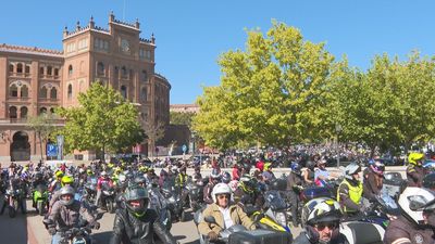 Cientos de motociclistas se manifiestan en Madrid para pedir el cese del director de la DGT