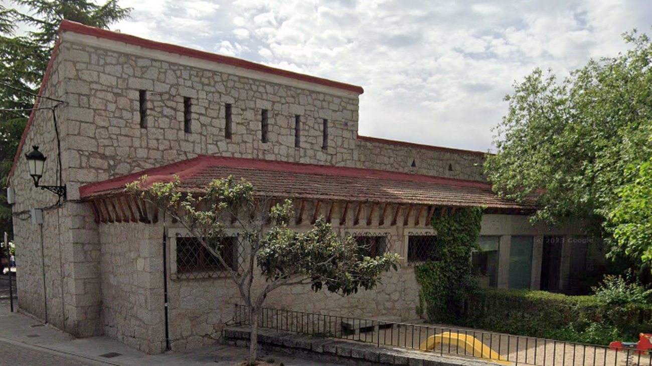 Edificio del centro de salud de Hoyo de Manzanares