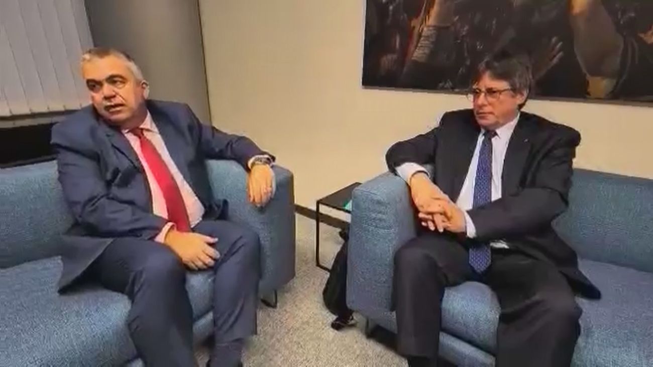 Santos Cerdán con Puigdemont en una reunión en Bruselas