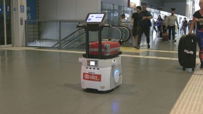 En la estación de Méndez Álvaro hay un robot asistente