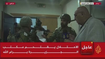 El ejército israelí toma las oficinas de la cadena Al Jazeera y ordena  temporalmente su cierre