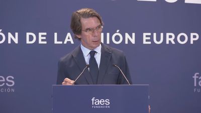 Aznar advierte que  negociar bilateralmente la financiación "toca el hueso constitucional"