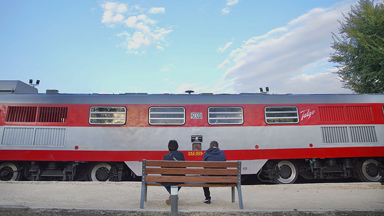 Locomotora Talgo de la serie 2000 en el museo del ferrocarril de Las Matas, en Las Rozas