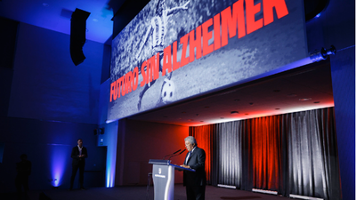 El Atlético de Madrid rinde un homenaje a los enfermos de alzheimer