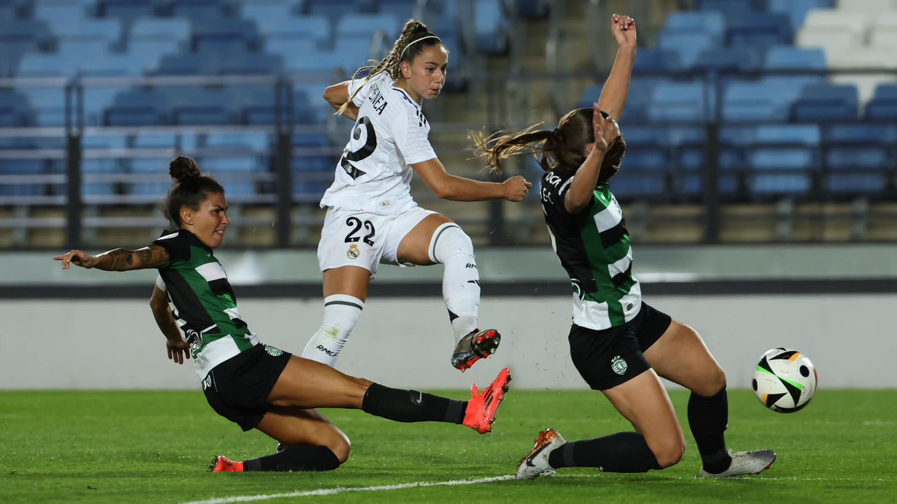 Athenea del Castillo ante el Sporting de Lisboa