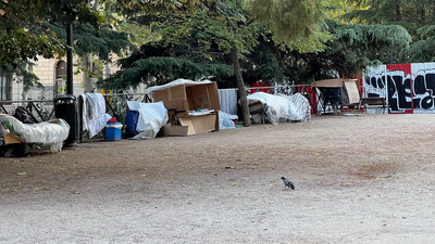 Inseguridad y suciedad a las puertas de un colegio de Retiro