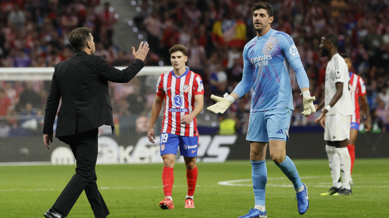 Simeone y Courtois se encaran tras la paralización del partido