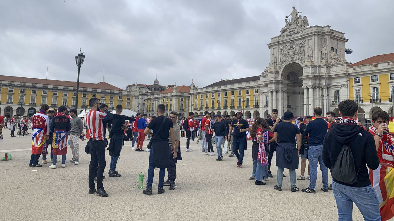 La afición rojiblanca en Lisboa