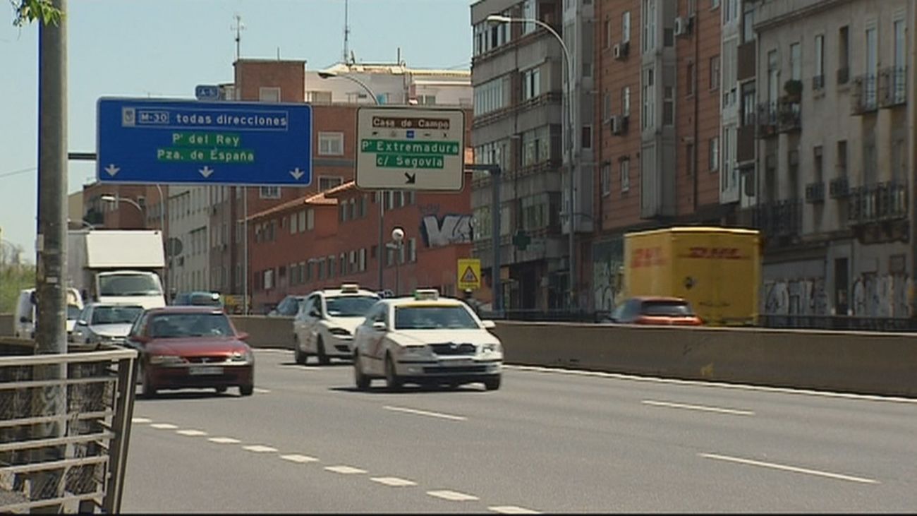 Autovía A-5 junto al Paseo de Extremadura