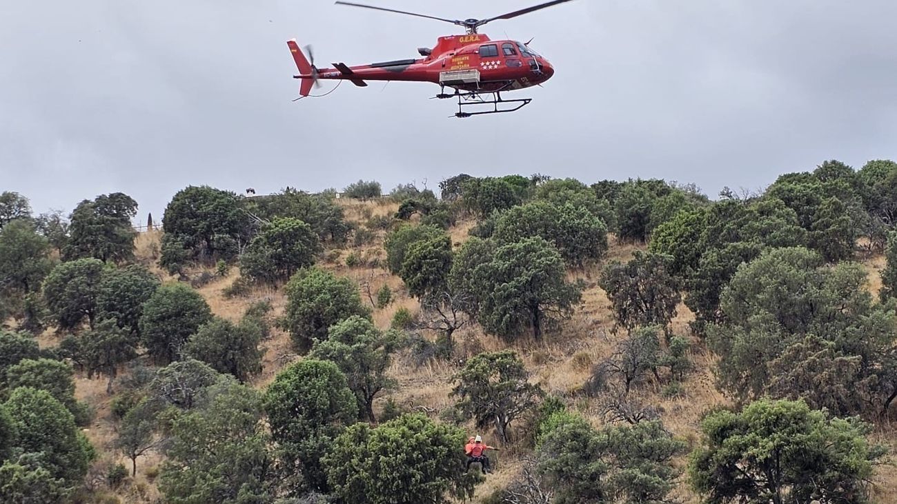 Evacuación aérea de un senderista en Galapagar