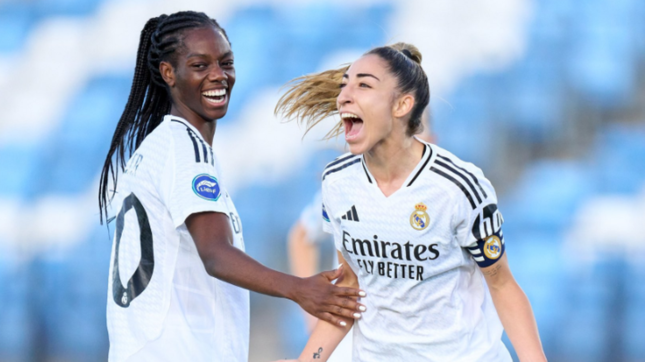 Olga Carmona celebra el gol