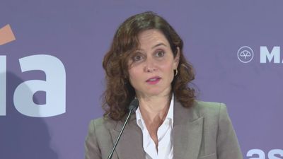 Ayuso carga contra Sánchez por poner la seguridad a los pies de quienes mataron a policías