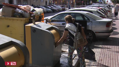 Las asociaciones de vecinos de Madrid se rebelan contra  la futura tasa de basuras