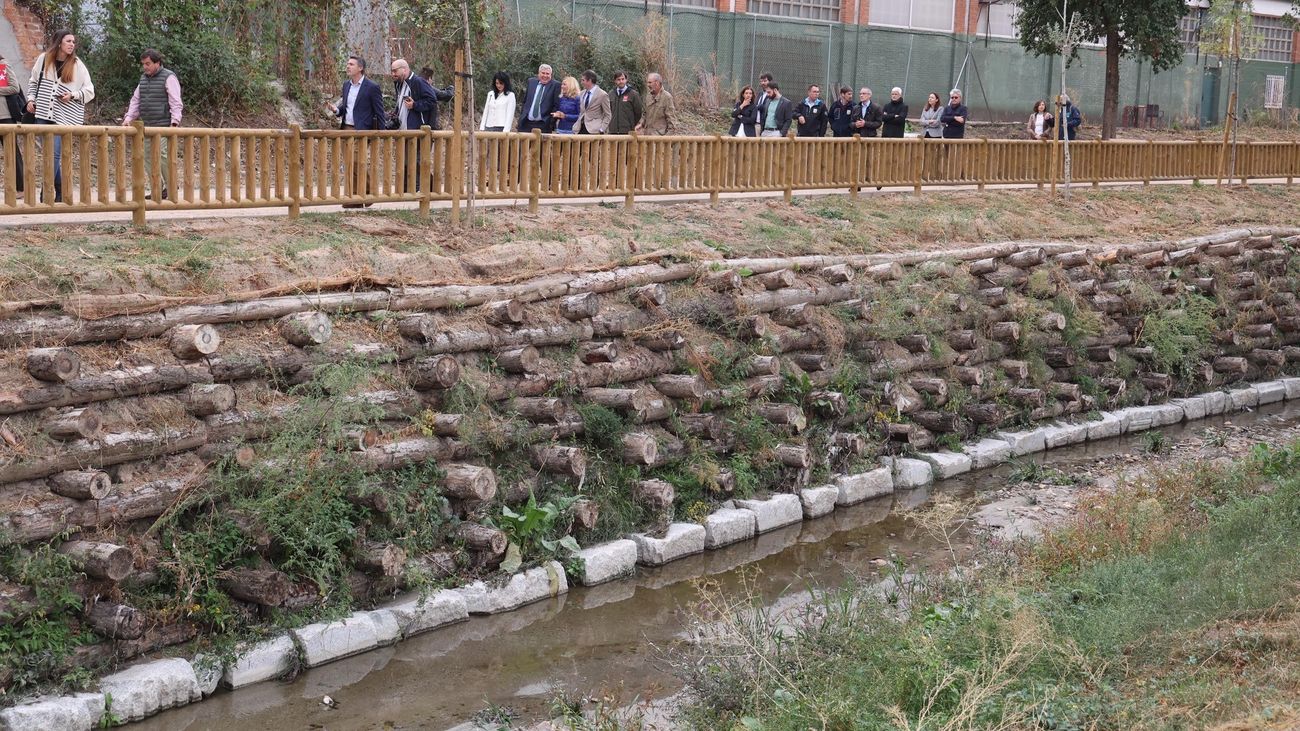 Alcobendas estrena una senda verde de más de un kilómetro en el arroyo de la Vega