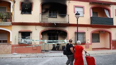 Un móvil en carga sobre un sofá  causó el incendio de Guillena (Sevilla) con cuatro fallecidos