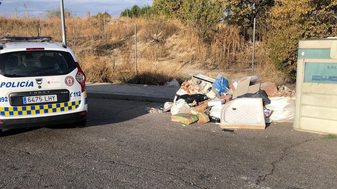 Vertido ilegal de escombros en Valdemoro