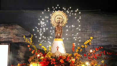 Ofrenda floral a la Virgen del Pilar en Madrid