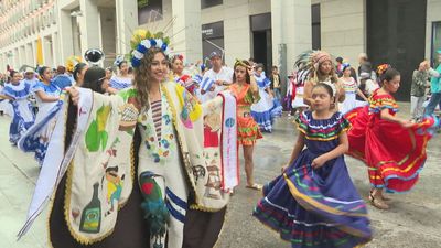 El Gran Desfile por la Hispanidad y el concierto de Revólver ponen fin a las fiestas de San Nicasio