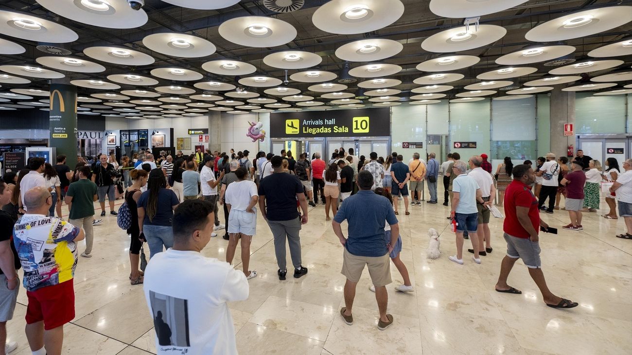 Viajeros en el Aeropuerto Madrid-Barajas