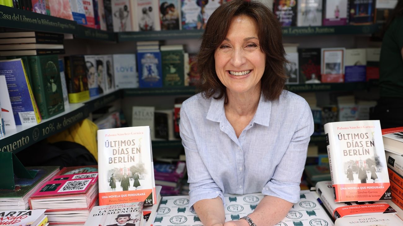 La escritora Paloma Sánchez-Garnica en la Feria del Libro de Madrid