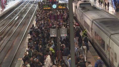 Una avería en Atocha causa retrasos y paros durante varias horas en tres líneas de Cercanías