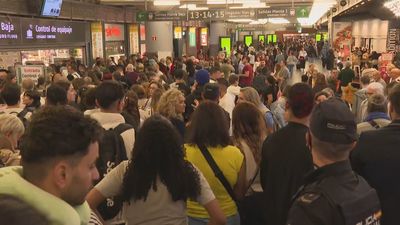 Nuevo caos ferroviario en Madrid tras el descarrilamiento de un tren entre Atocha y Chamartín