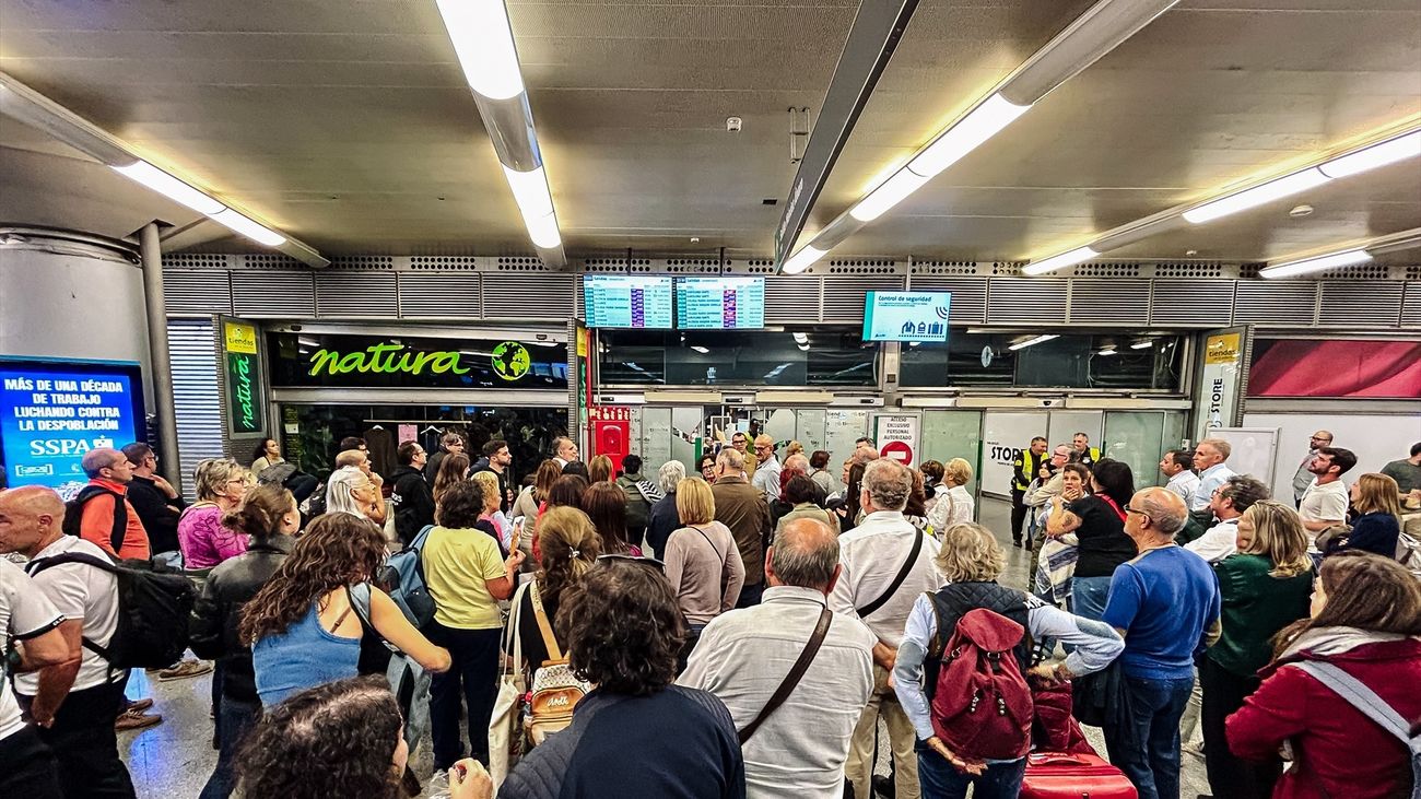 Comienza a restablecerse la circulación de trenes en la estación de Atocha