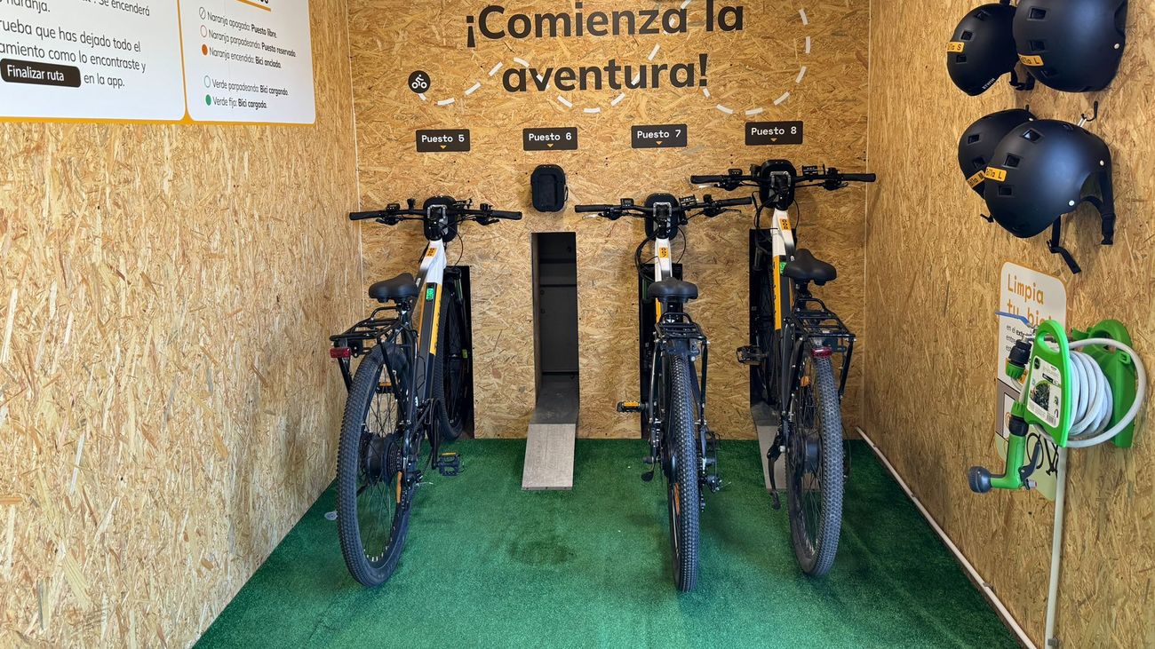 Punto de préstamo de bicis eléctricas en Ambite para recorrer la Vía Verde del Tajuña