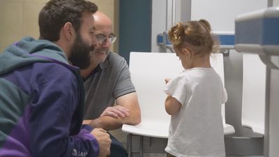 El Hospital Ramón y Cajal ensaya una nueva terapia génica para que niños con sordera profunda vuelvan a oír